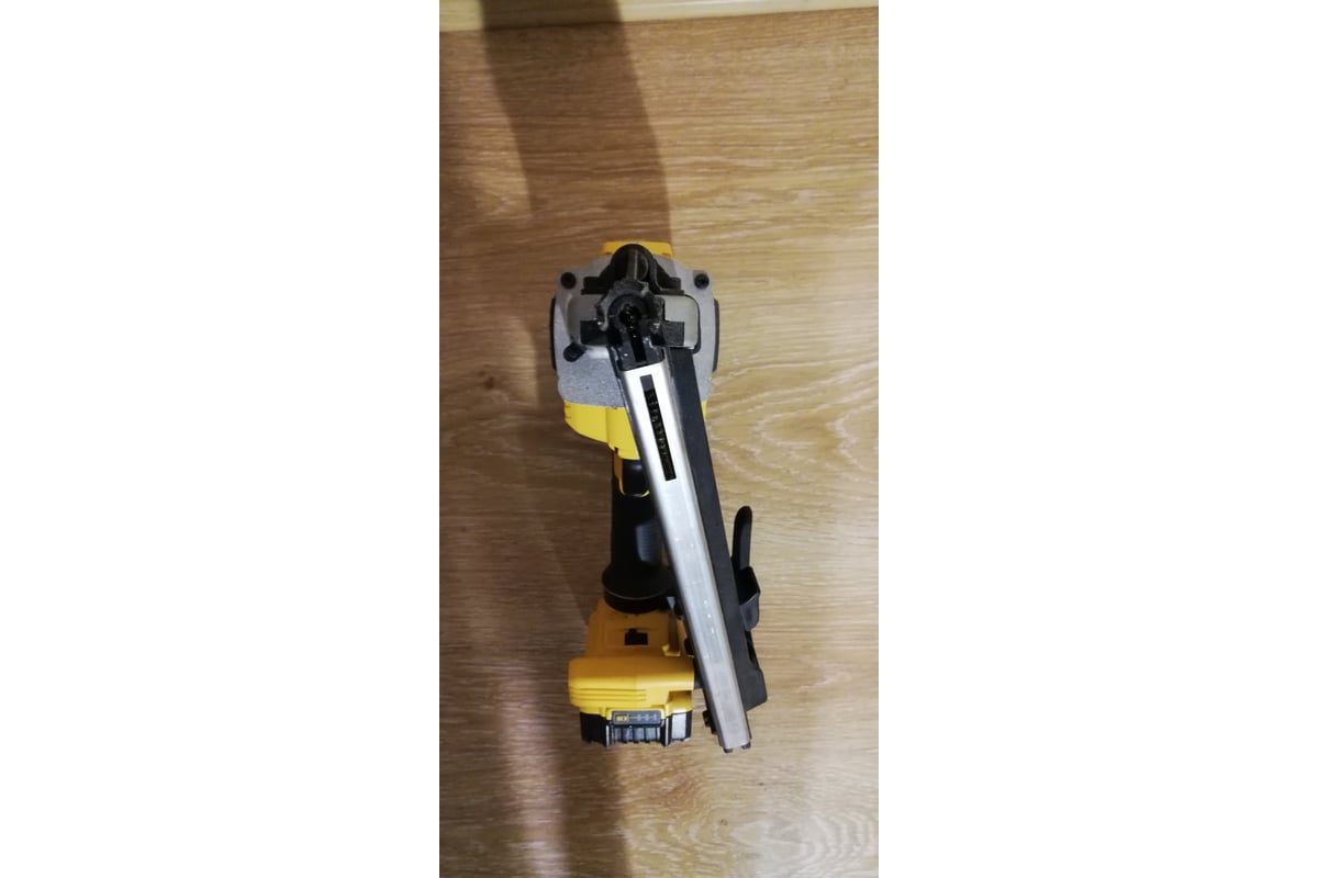 Степлер DeWalt DCN 692P2