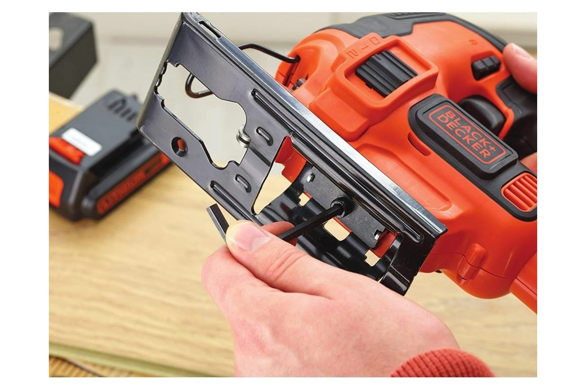 Аккумуляторный лобзик Black&Decker BDCJS18N