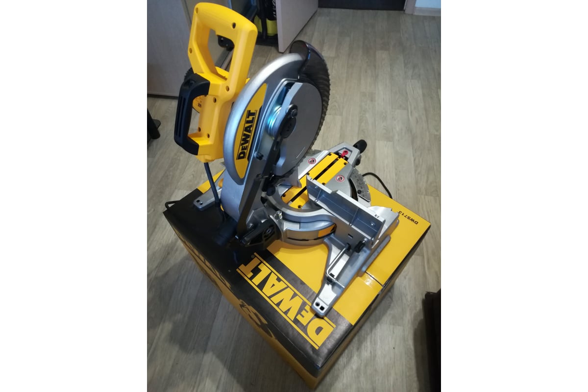 Торцовочная пила DeWalt 1600 Вт DWS713