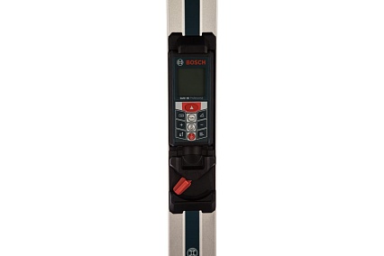 Лазерный дальномер Bosch GLM 80 + шина Bosch R60 0.601.072.301