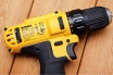 Аккумуляторная дрель-шуруповерт DeWalt DCD 710 C2