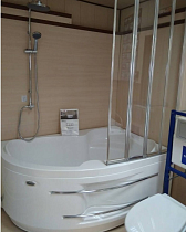 Акриловая ванна Ваннеса Ирма 169х110 с полотенцедержателем, г/м Классик хром, R