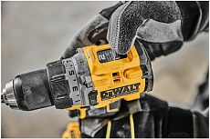 Аккумуляторная дрель-шуруповерт DeWalt DCD 800 P2T DCD800P2T-QW