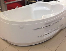 Акриловая ванна Ваннеса Ирма 150х97 с полотенцедержателем, г/м Классик хром, R