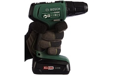 Аккумуляторная дрель-шуруповерт Bosch UniversalDrill 18 + 2 аккумулятора 0.603.9C8.005