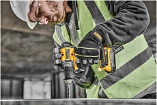 Бесщеточная дрель-шуруповерт DeWalt 2 скорости, 1 АКБ 18 В XR Li-Ion DCD800E1T-QW